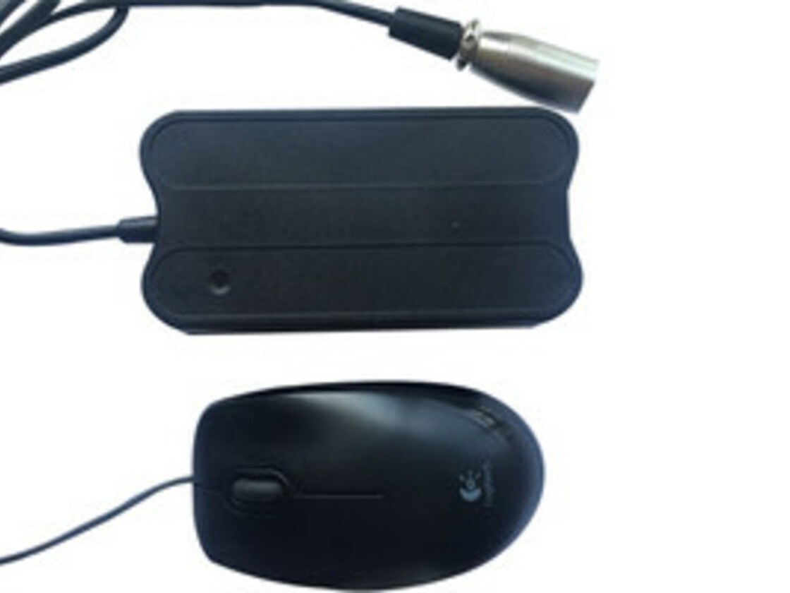 Cestovní nabíječka elektrokola - velikost odpovídá počítačové myši