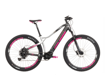 A very popular ladies mountain e-bike with a range of up to 150 km. Equipped with a Bafang M500 mid-motor, a powerful Li-Ion battery with 630 Wh capacity, a clear display and 29" wheels. The modern geometry and quality design of the entire e-bike ensures great stability and handling even on more demanding trails.