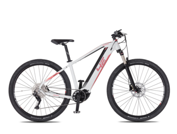 A stylish and modern mountain e-bike with a powerful Bafang M500 motor, a solid SUNTOUR XCM34 fork and reliable Shimano derailleur. Power is delivered by a 630 Wh battery.